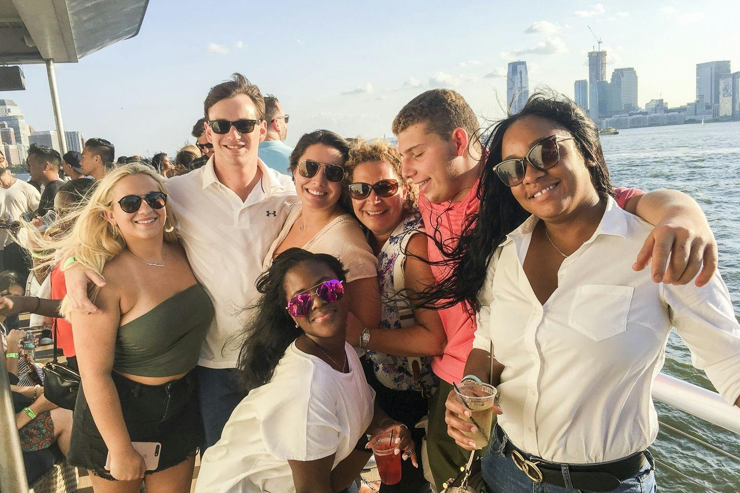 家族や友人と楽しいツアーを楽しもう