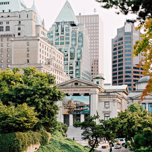 Vancouver: Guided Bus Tour, Lookout Tower Entry & Stanley Park Walking Tour