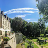 Vue de la façade et des grands Parterres du Roy