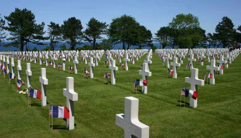 Normandy & D-Day Beaches: Guided Day Trip from Paris with Visit to Cemetery