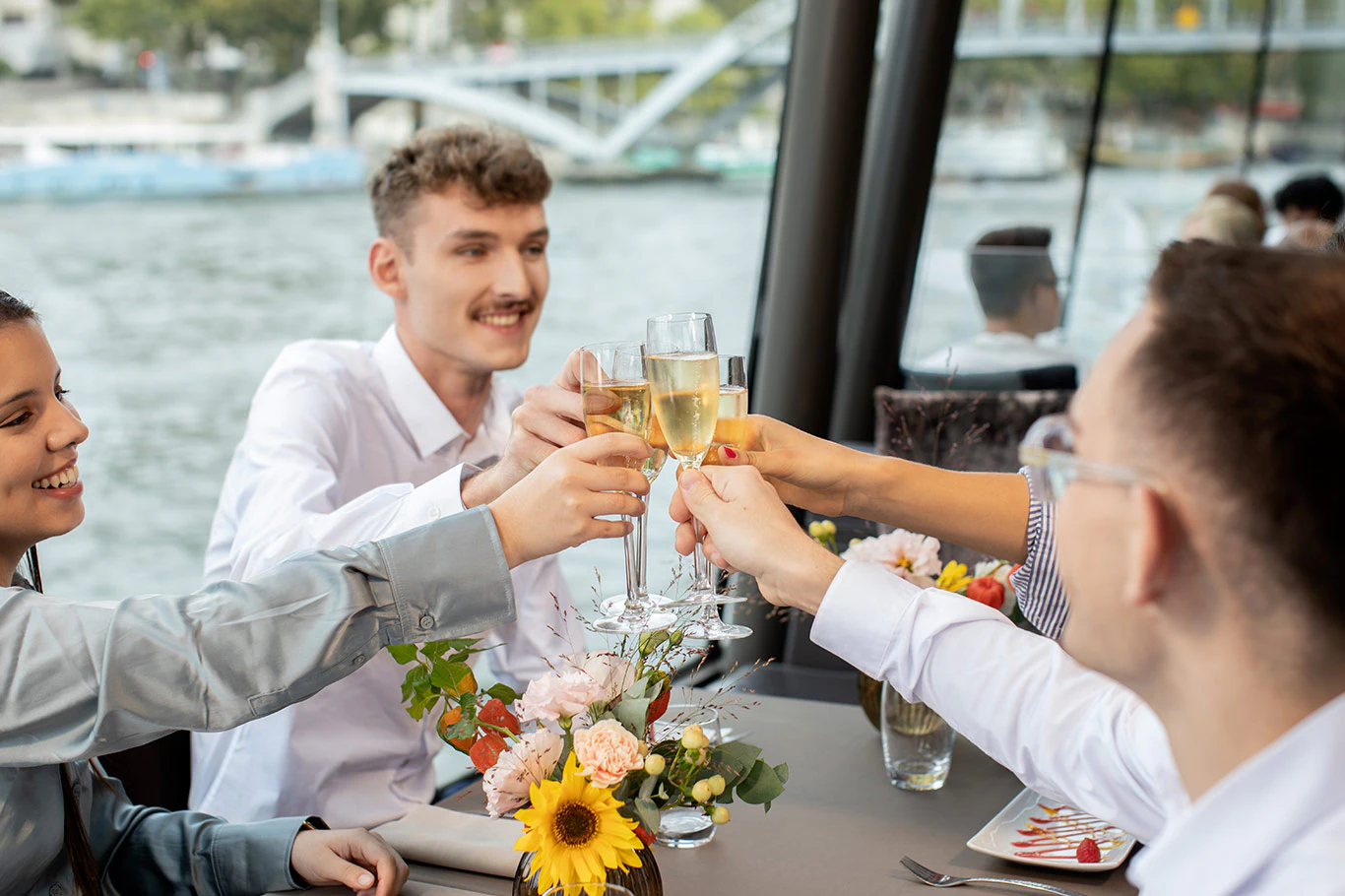 Seine River: 3-Course Lunch Cruise by Bateaux Parisiens