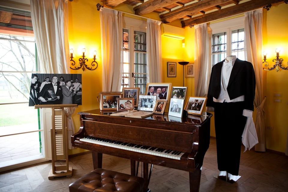 Pavarotti's piano