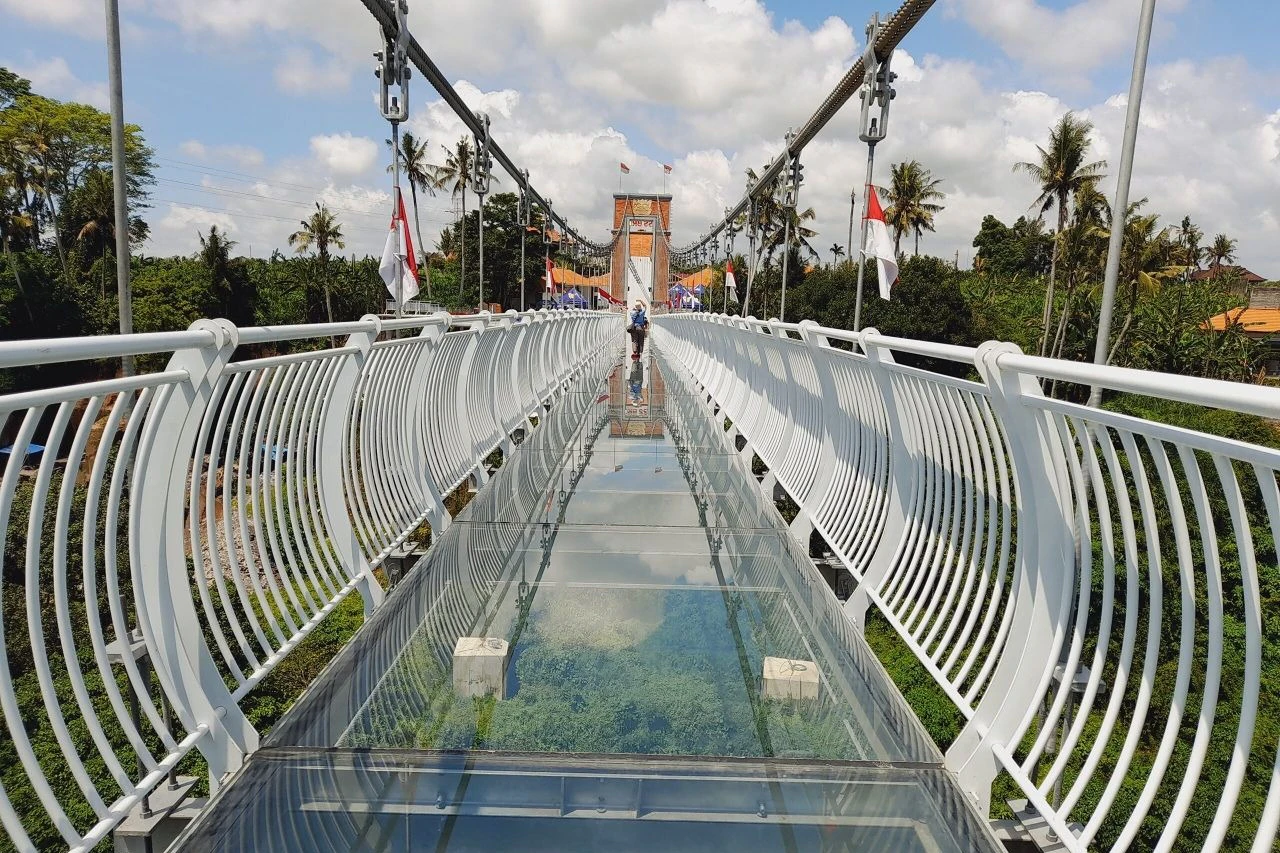 Bali Glass Bridge