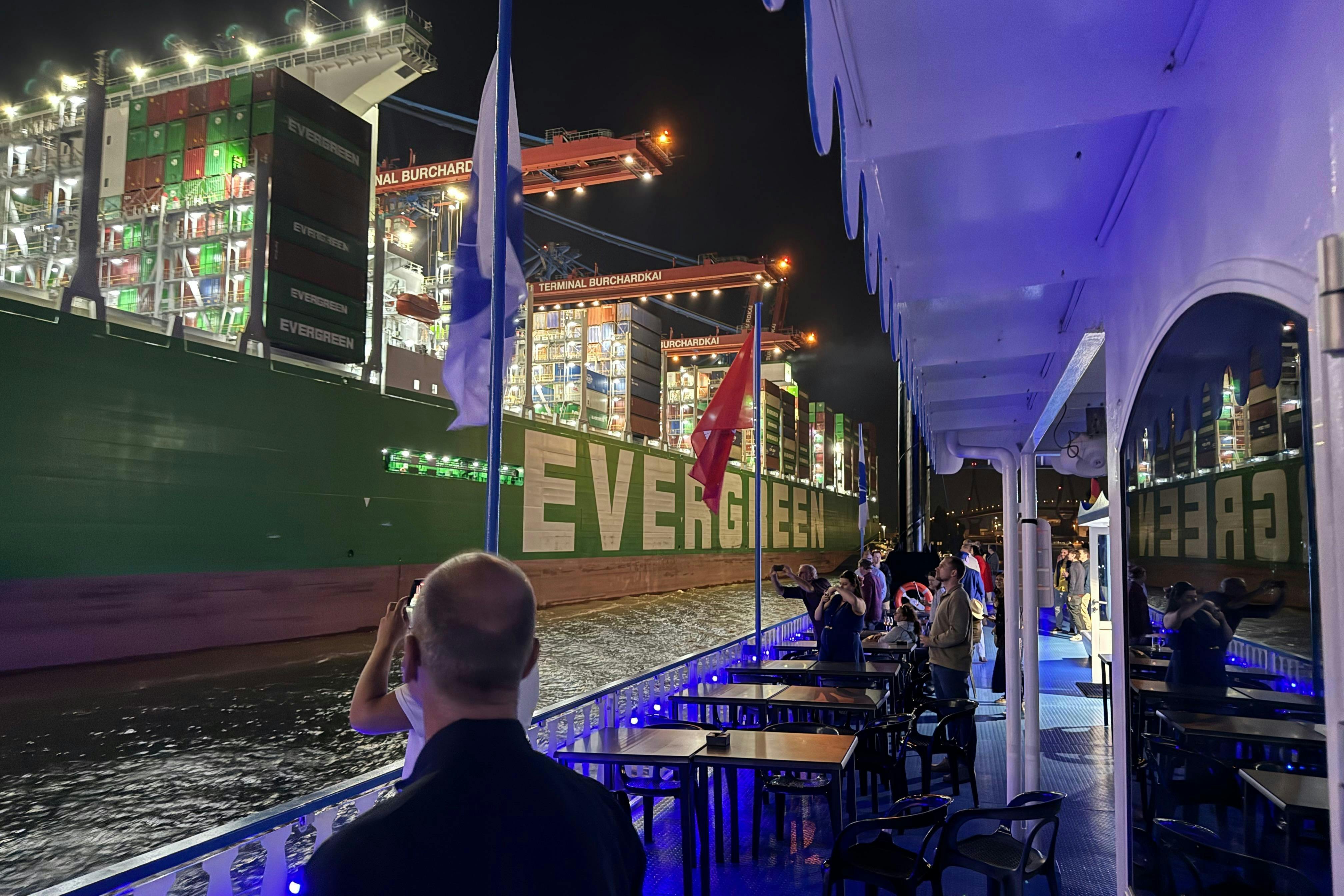 Wieczorny lekki rejs po porcie kontenerowym z Rainer Abicht Elbreederei.