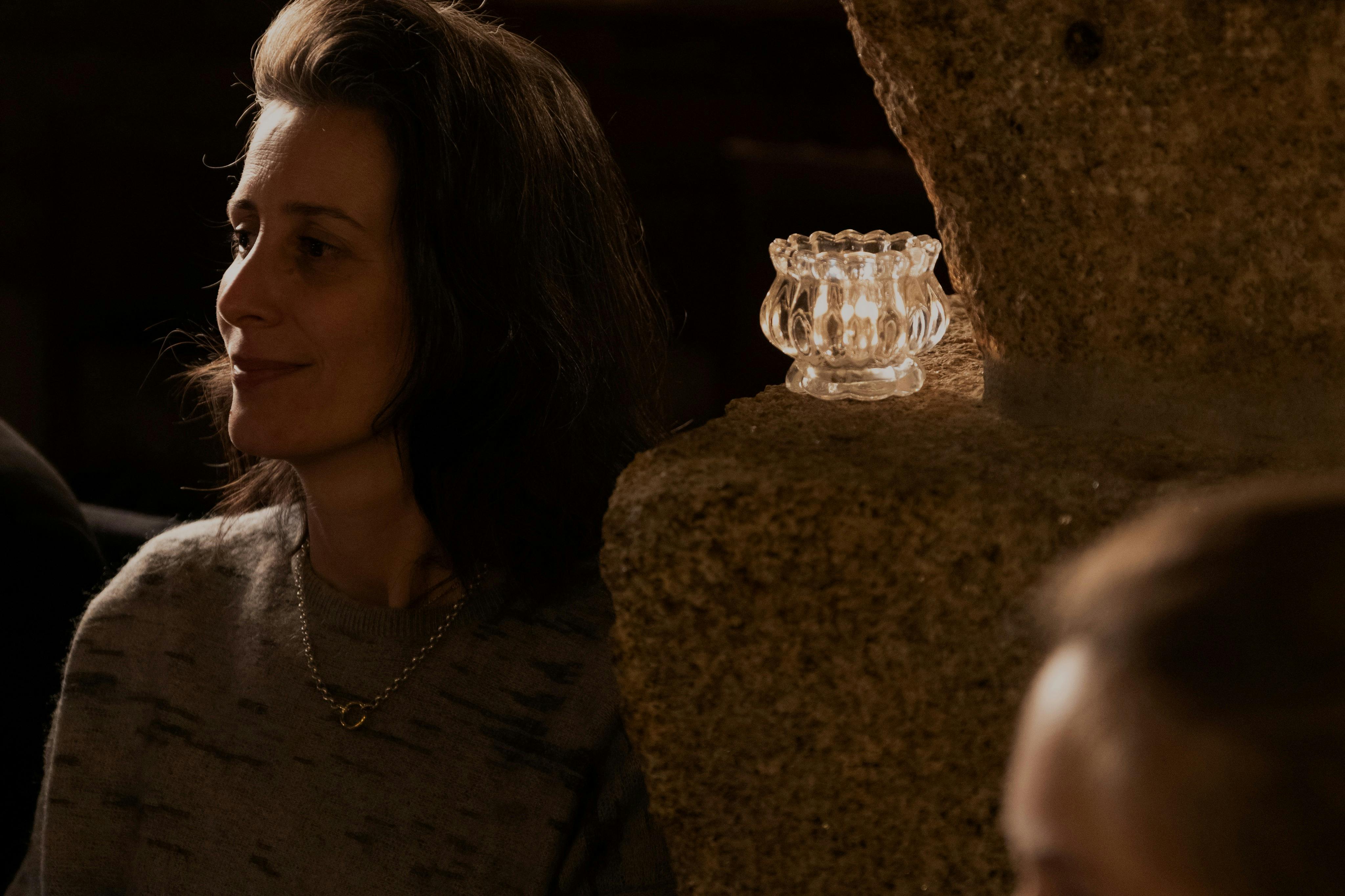 中央アーチウェイ近くの聴衆