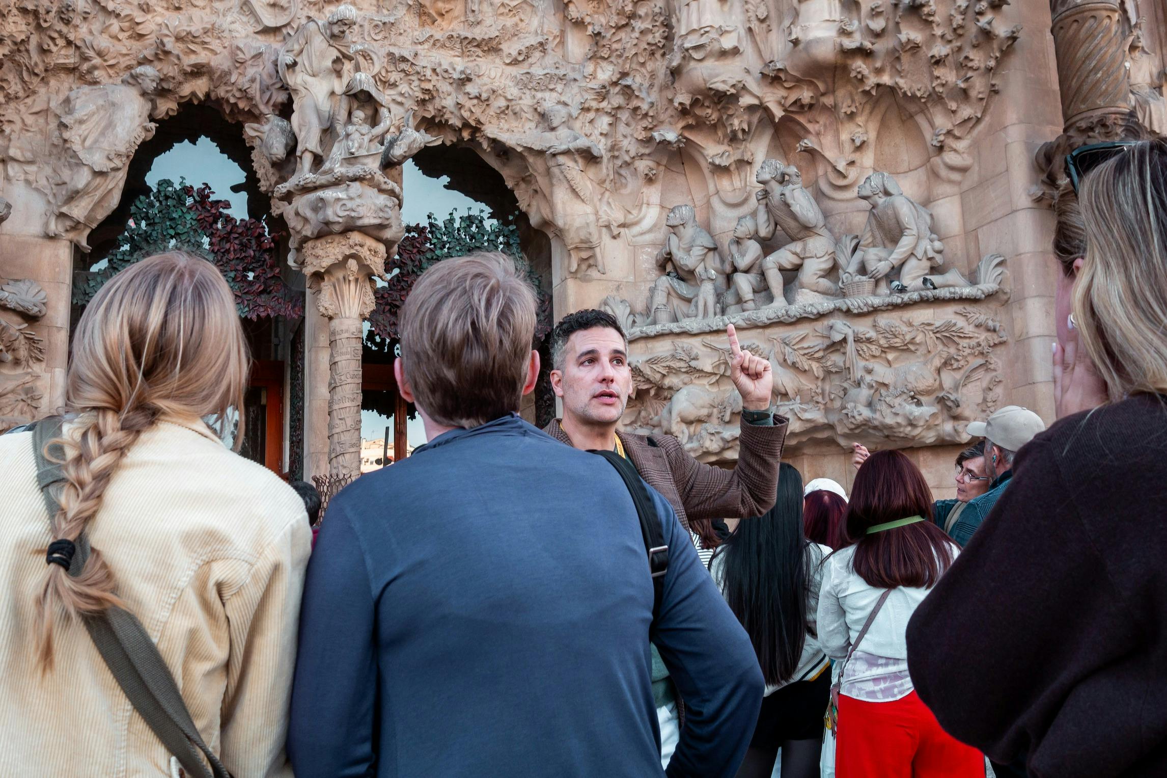 Sagrada Familia: Skip The Line + Small Group Guided Tour + Passion Tower Access 4