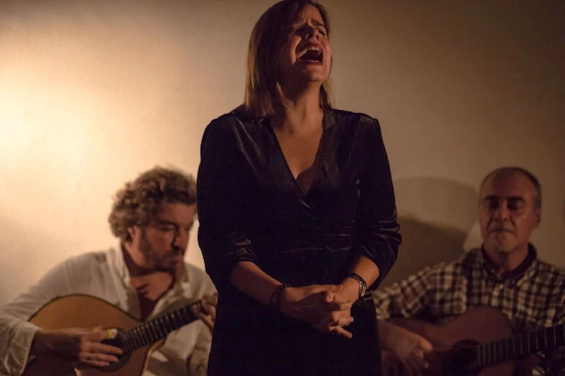 Associação do Fado Casto: Fado Show + Tapas & Drinks