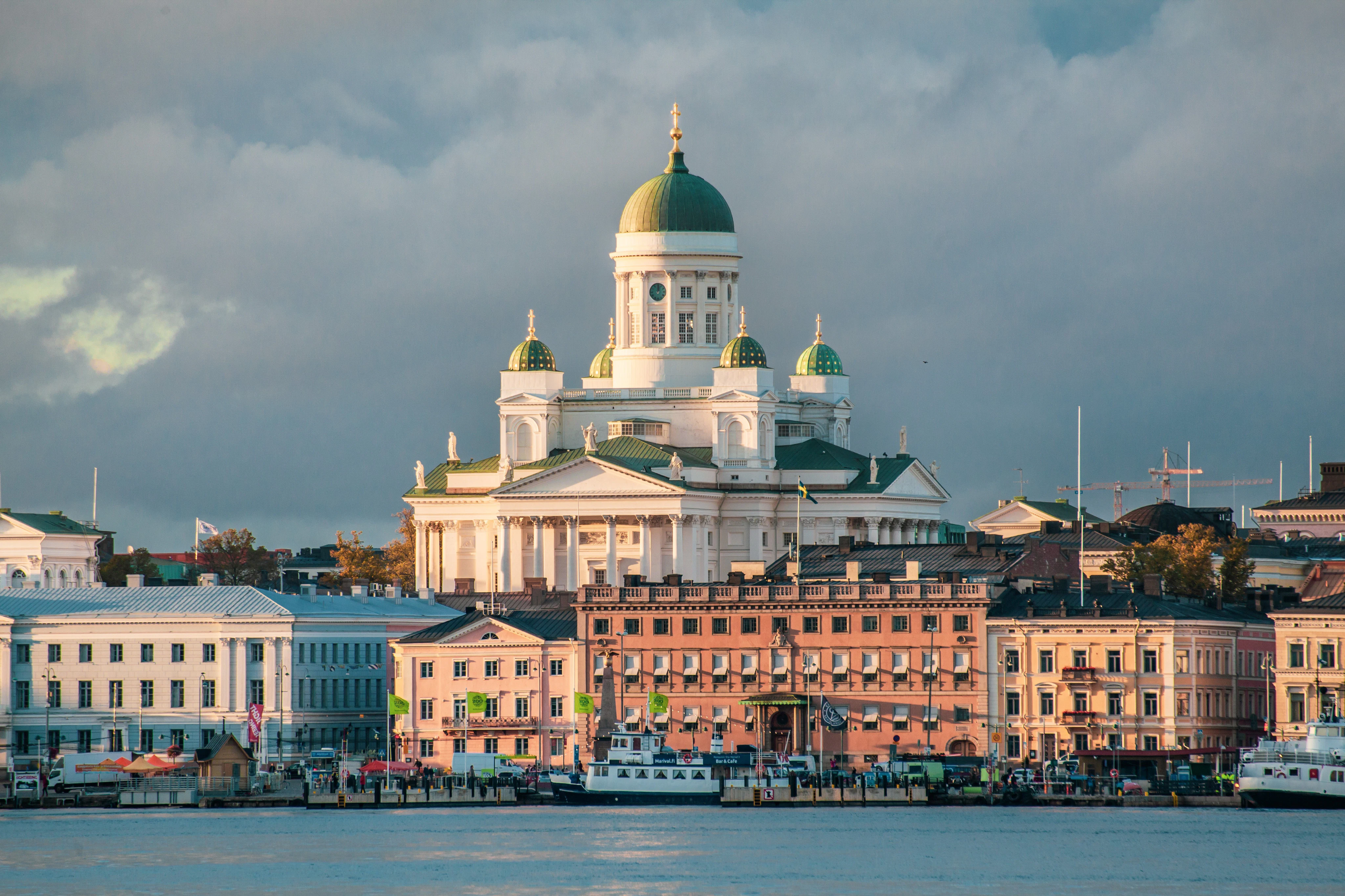 Helsinki: Visita guiada privada a pie con un sociólogo