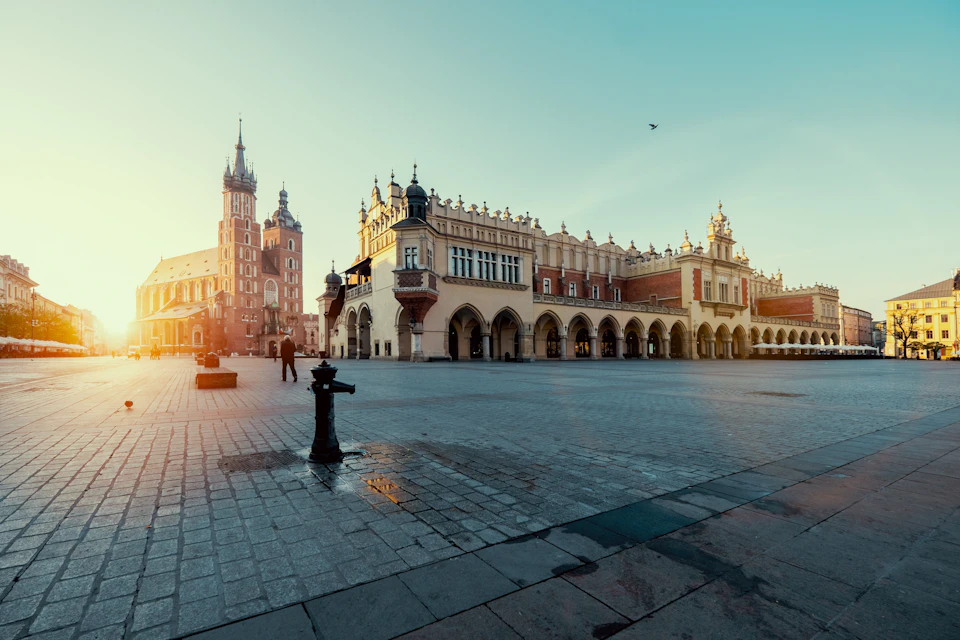 Cloth Hall with St. Mary's Basilica