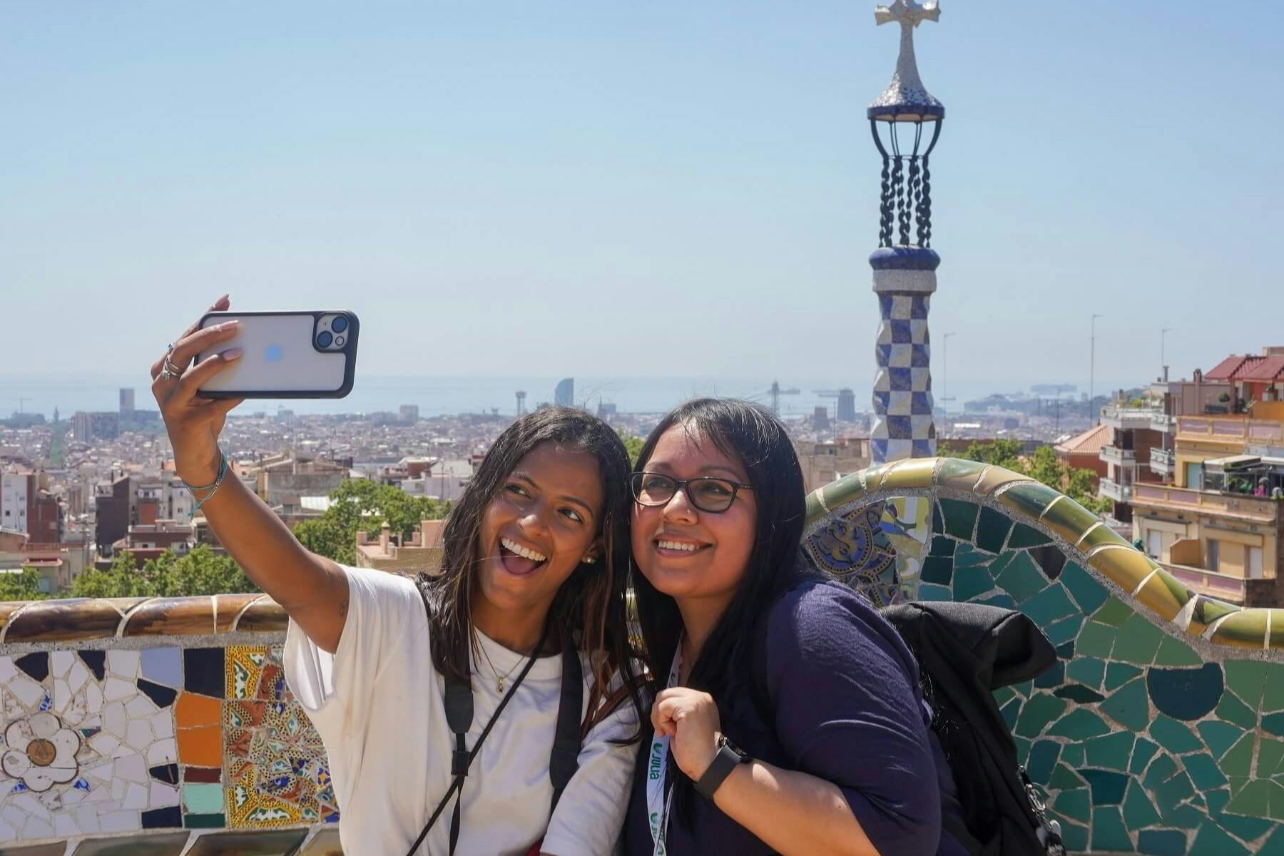 Parque Güell e Sagrada Família: bilhete de acesso rápido + tour guiado - Photo 7