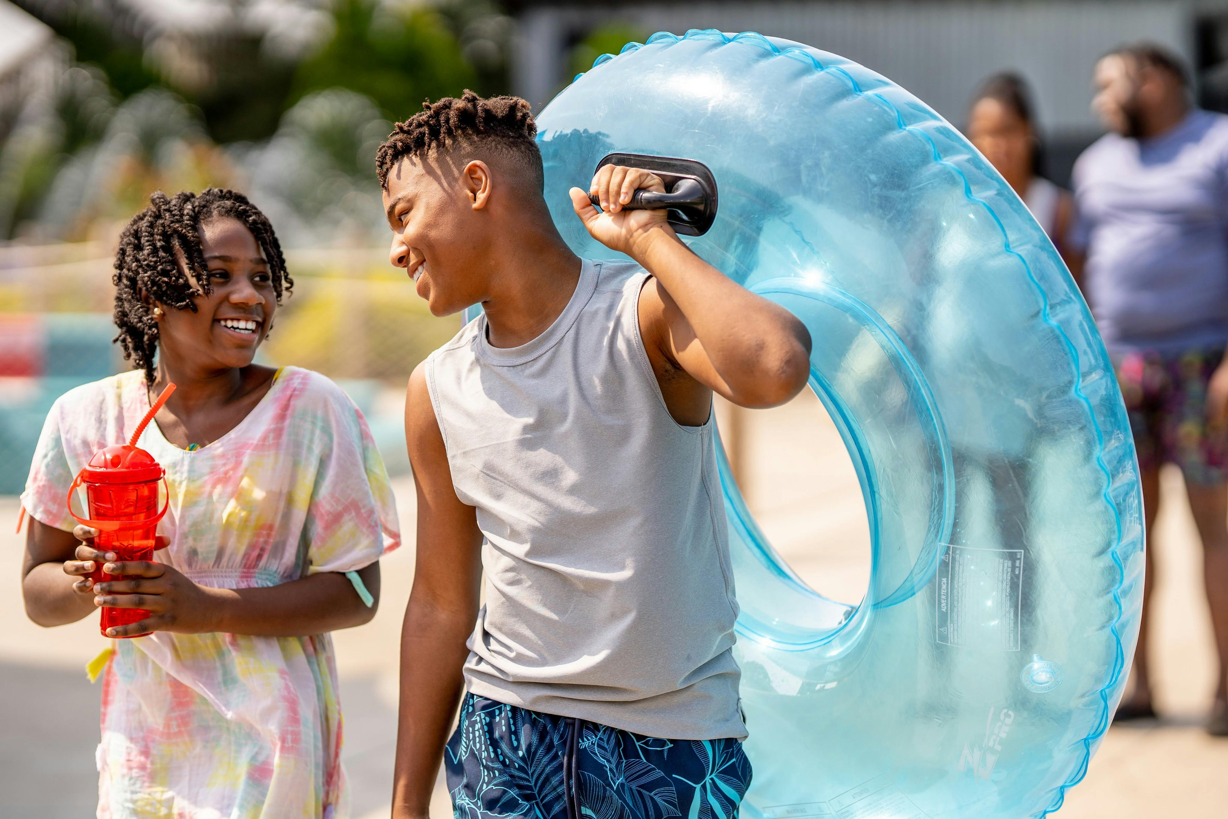 Raging Waters Los Angeles: Entry Ticket in San Dimas – Tiqets