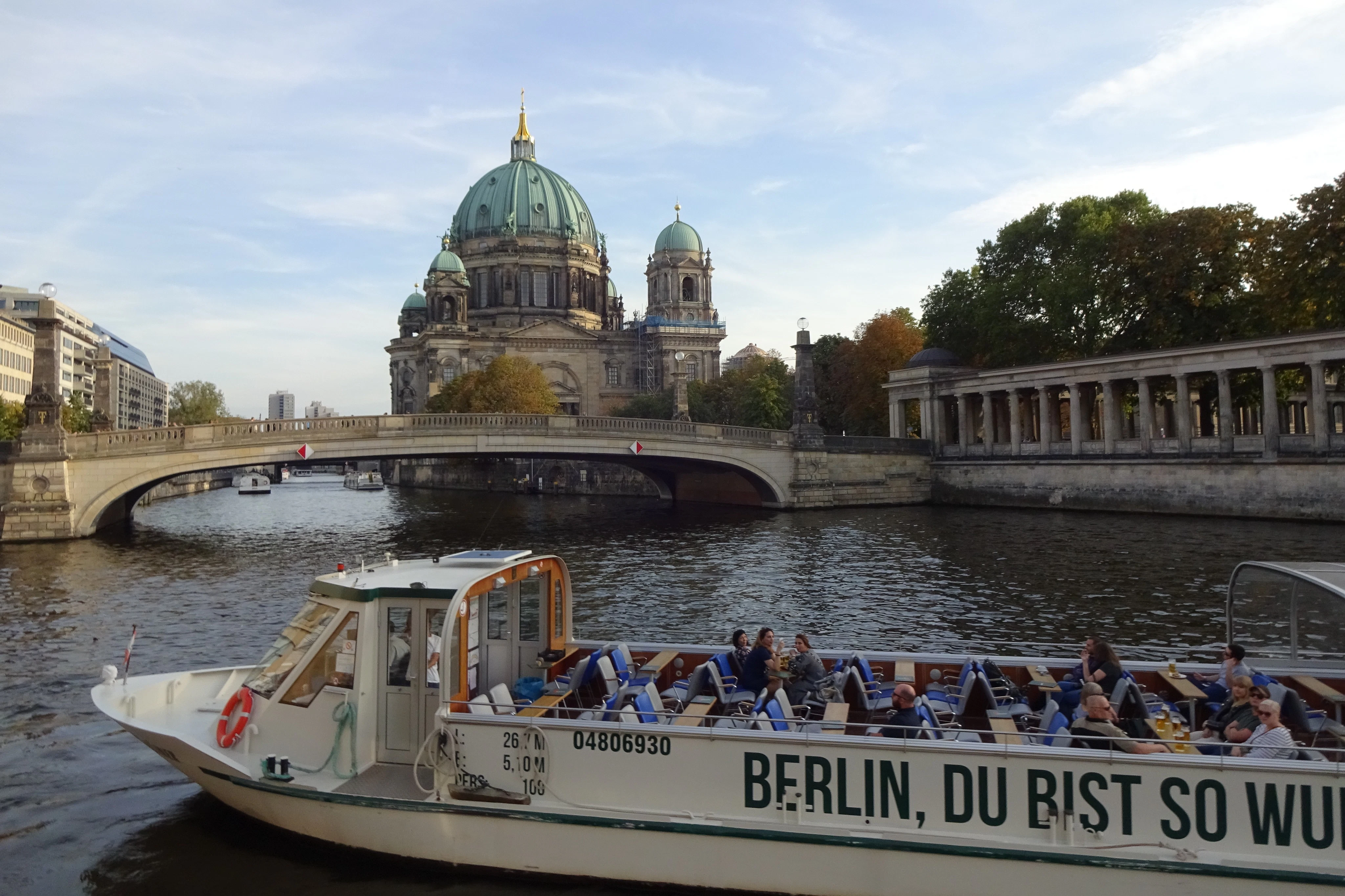 Berlin: 1-Hr Sightseeing Cruise + Audio Guide