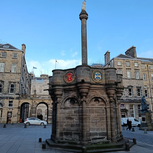 Edinburgh Castle & Royal Mile: Guided Walking Tour - Photo 6