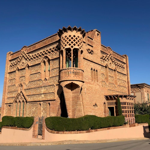 Gaudí's Crypt & Colonia Güell From Barcelona + Audio Guide