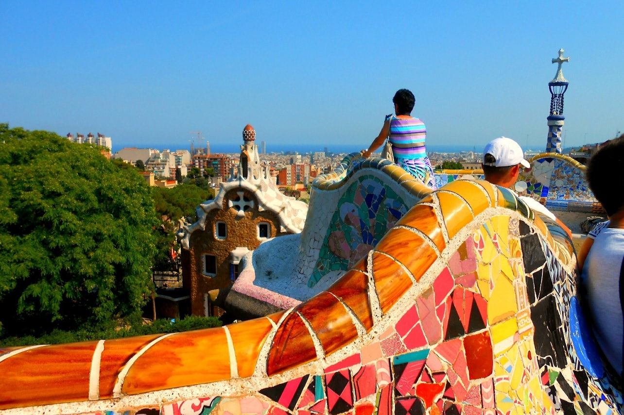 Park Güell: Skip-The-Line Entry + English, French, German or Spanish Guided Tour - Accommodations in Barcelona