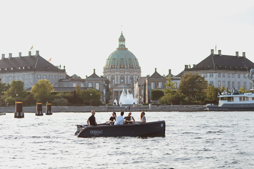 Friends sailing in Copenhagen
