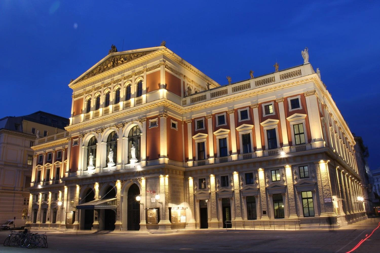 Vienna: Panoramic Evening Bus Tour