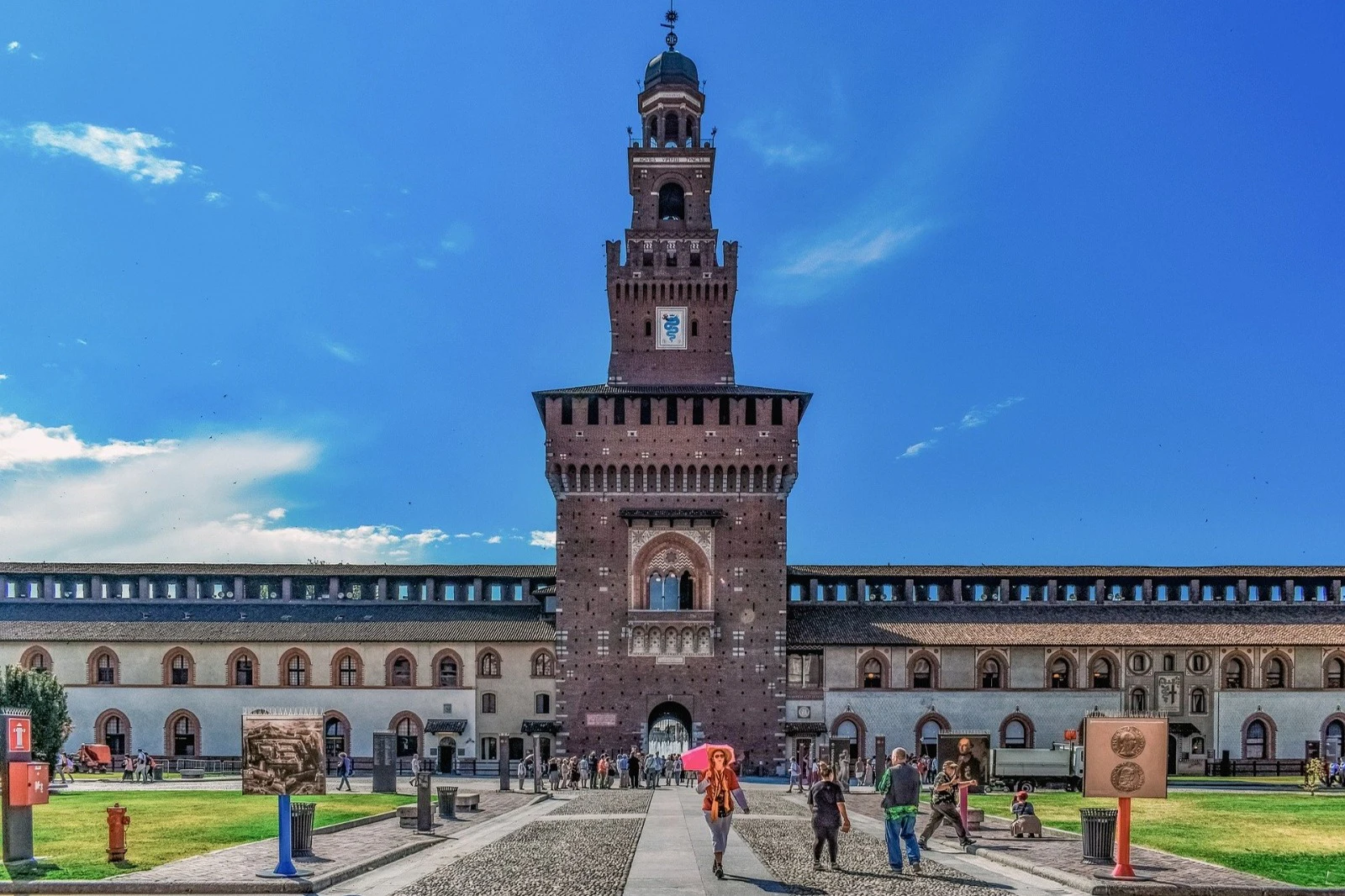 Castello Sforzesco: Guided Tour + Pietà Rondanini