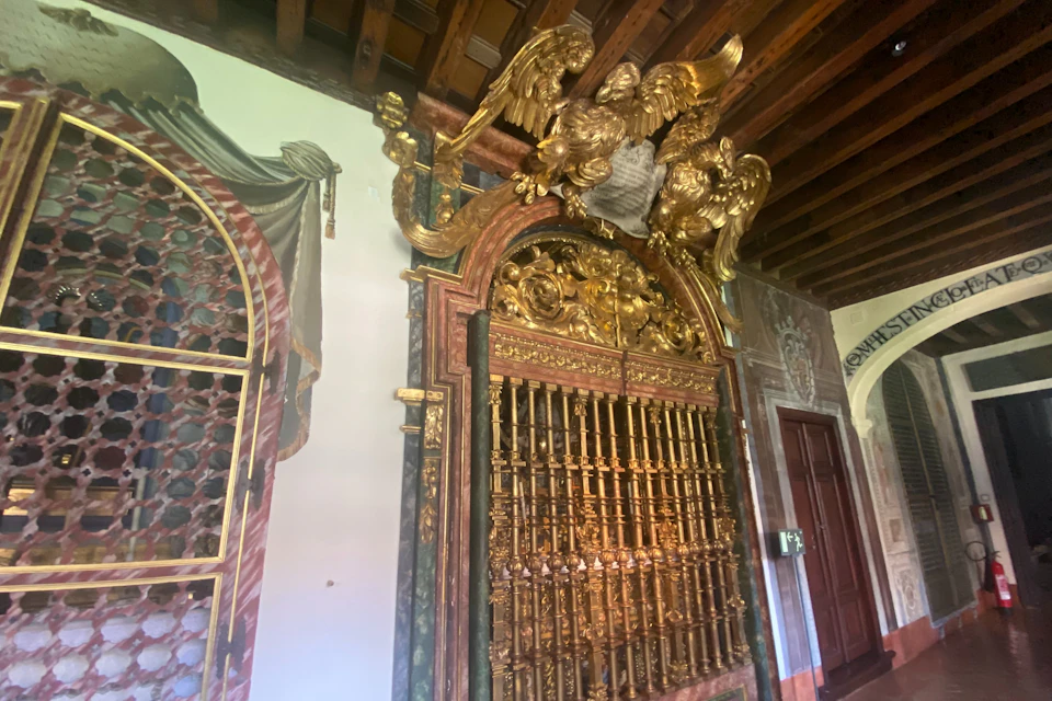 Chapel with rich decoration