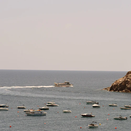 Lloret de Mar: Barco de ida e volta a partir de Tossa de Mar - Photo 2