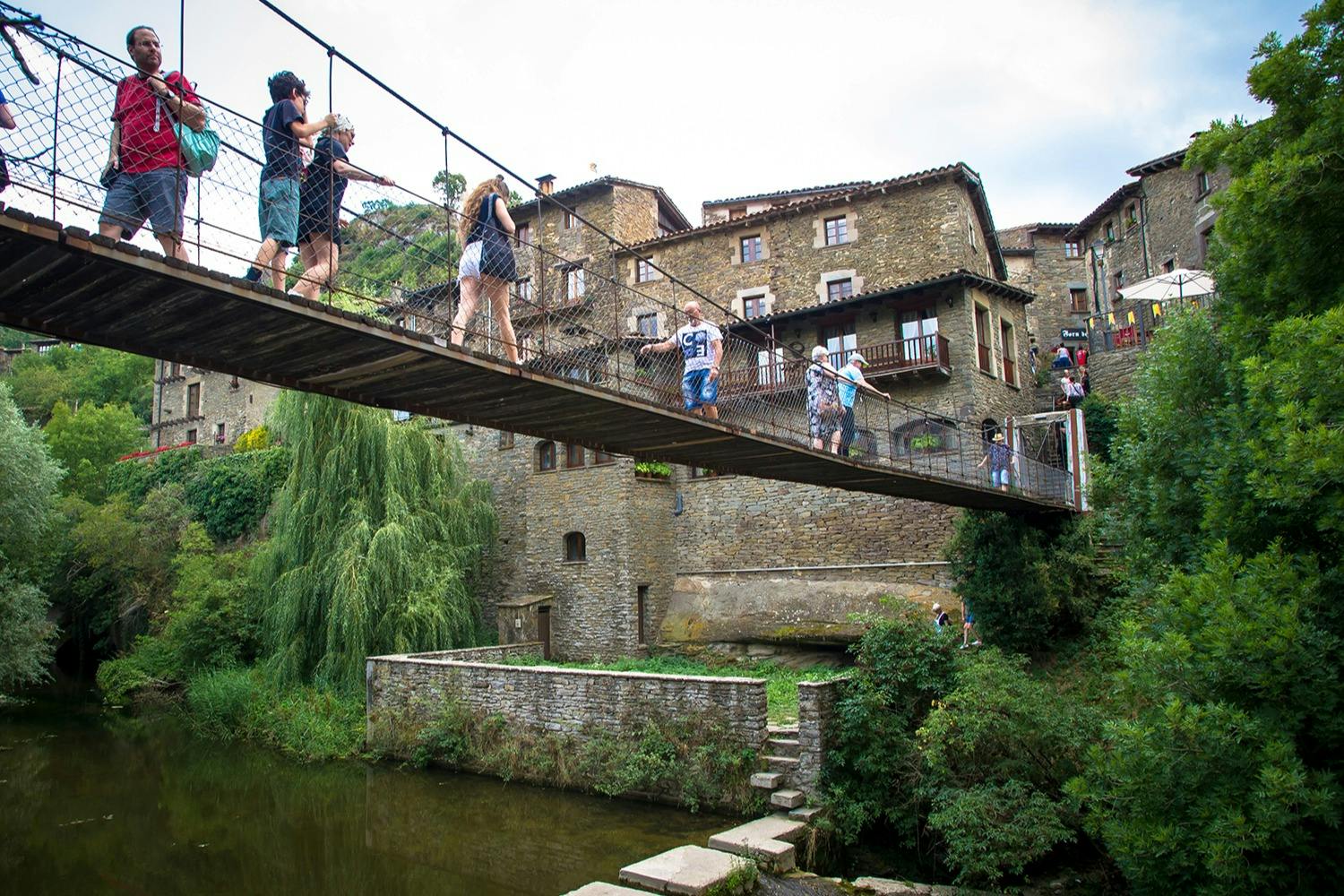 Старый веревочный мост в Рупит.
