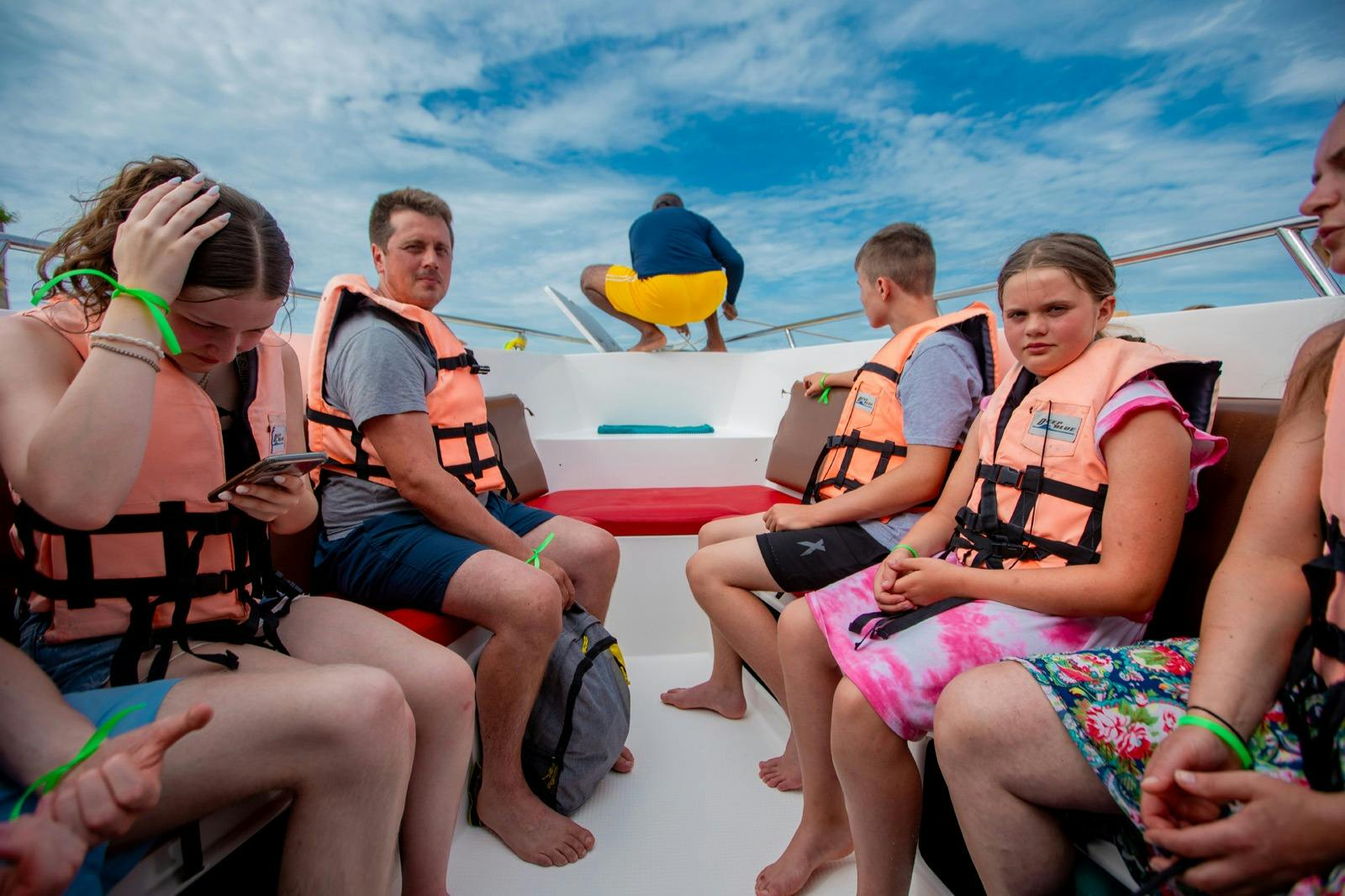 Tan & Pig Islands: Guided Speedboat Tour from Koh Samui + Pink Dolphin Spotting