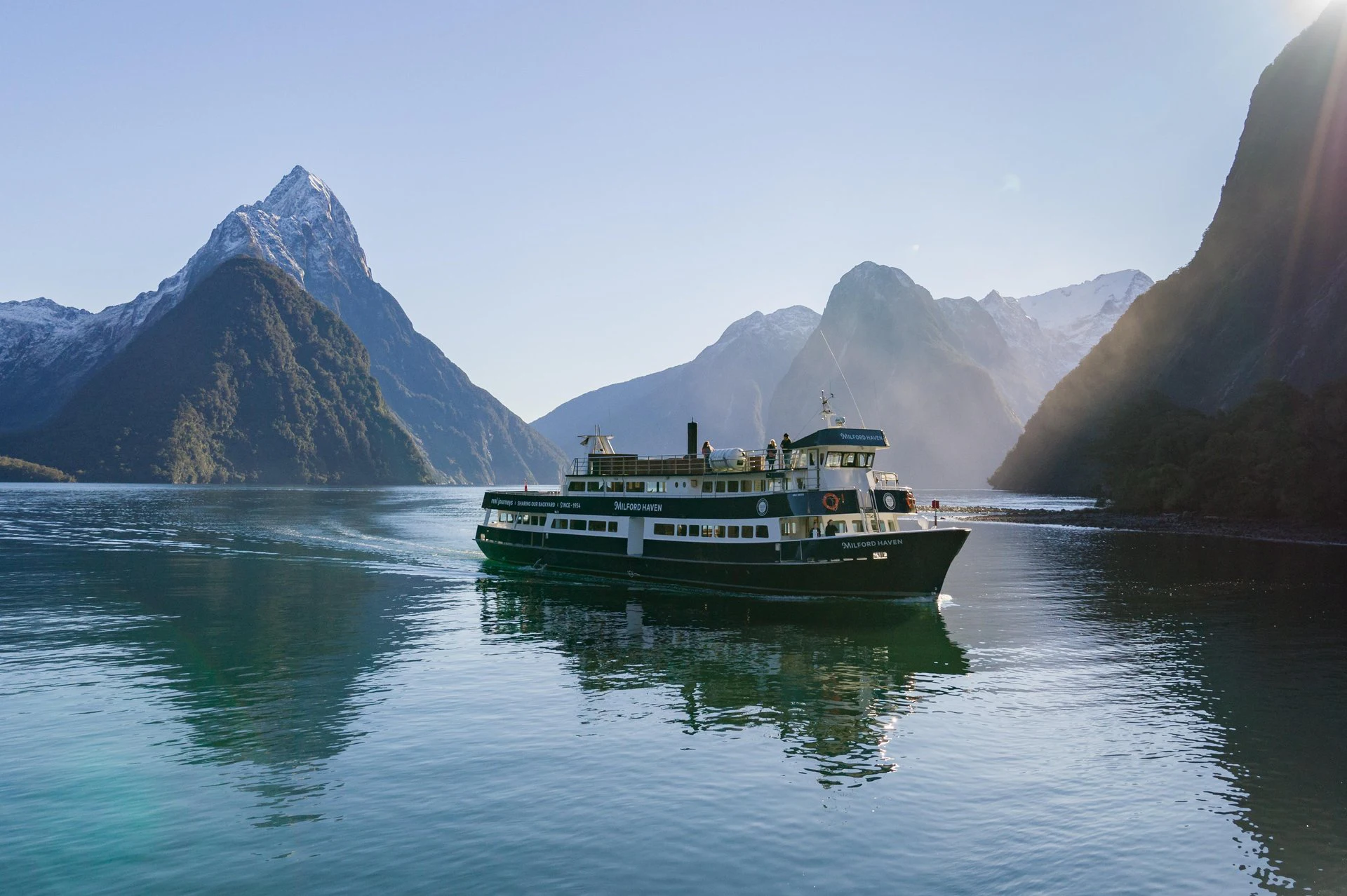 Milford Sound: Signature Cruise by RealNZ with Champagne & Canapes