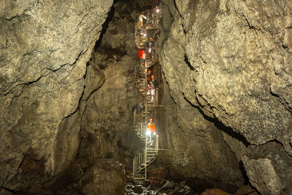 Here you can see the depth of the cave