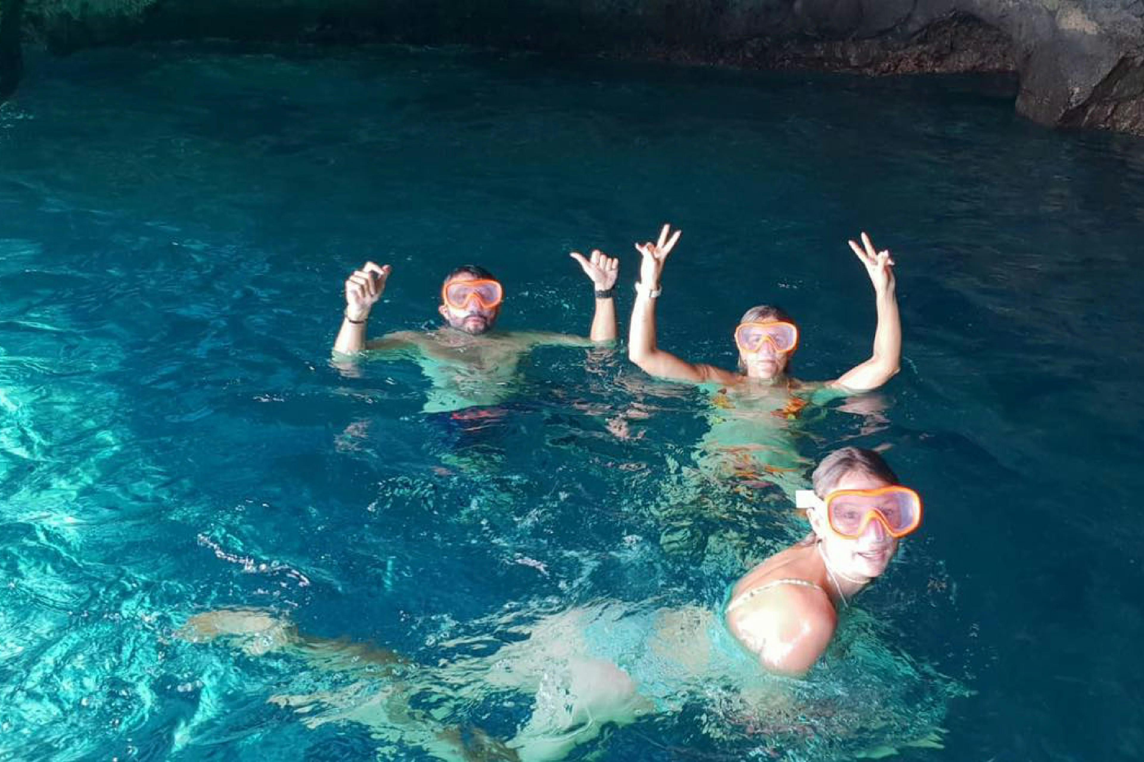 οικογενειακές σπηλιές κολύμβησης