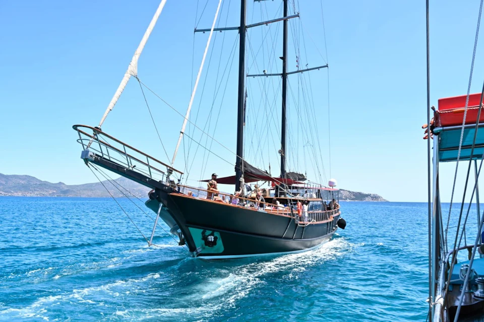 Angelique Yacht on sailing