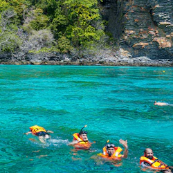 Maya Bay and Khai Island: Boat Tour from Phuket + Lunch 2