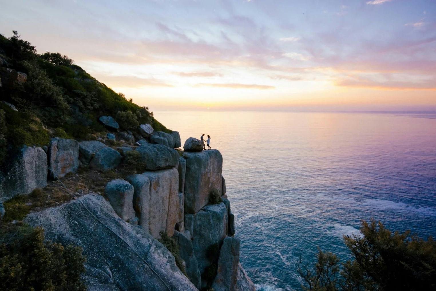 테이블 마운틴의 절벽에서 만나는 친밀한 순간