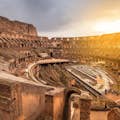 Interno del Colosseo con vista all'arena e sotterranei 
