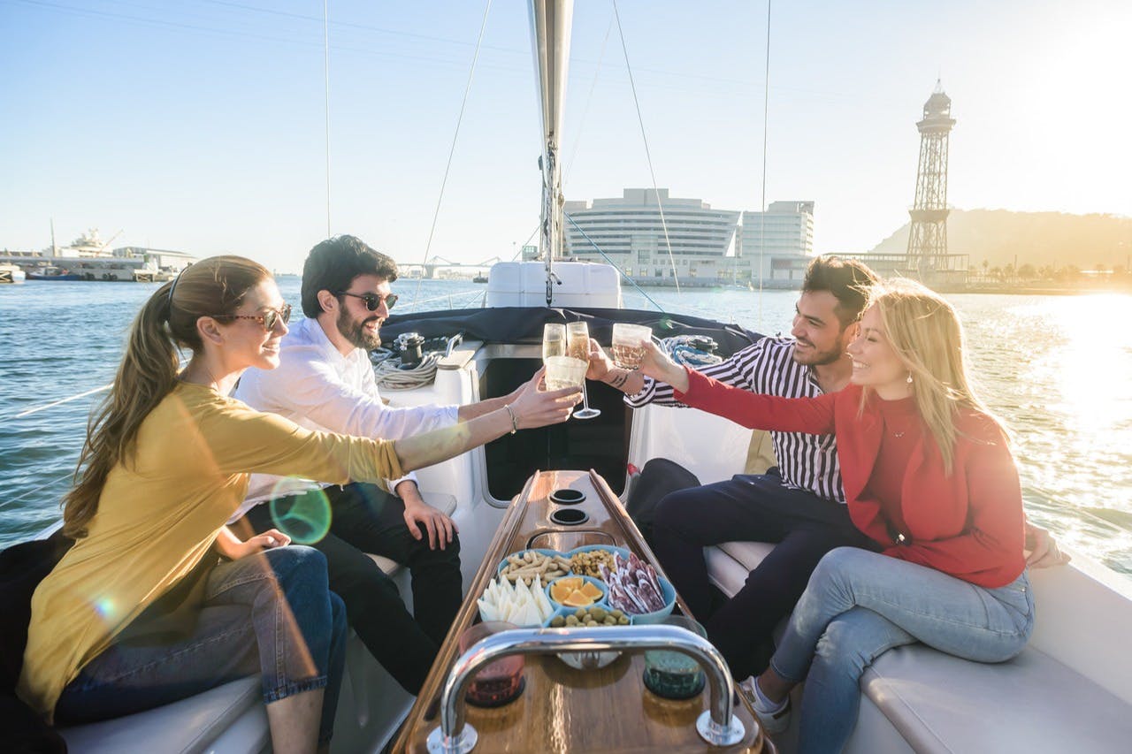 Les clients apprécient le voilier