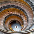 바티칸 미술관 계단