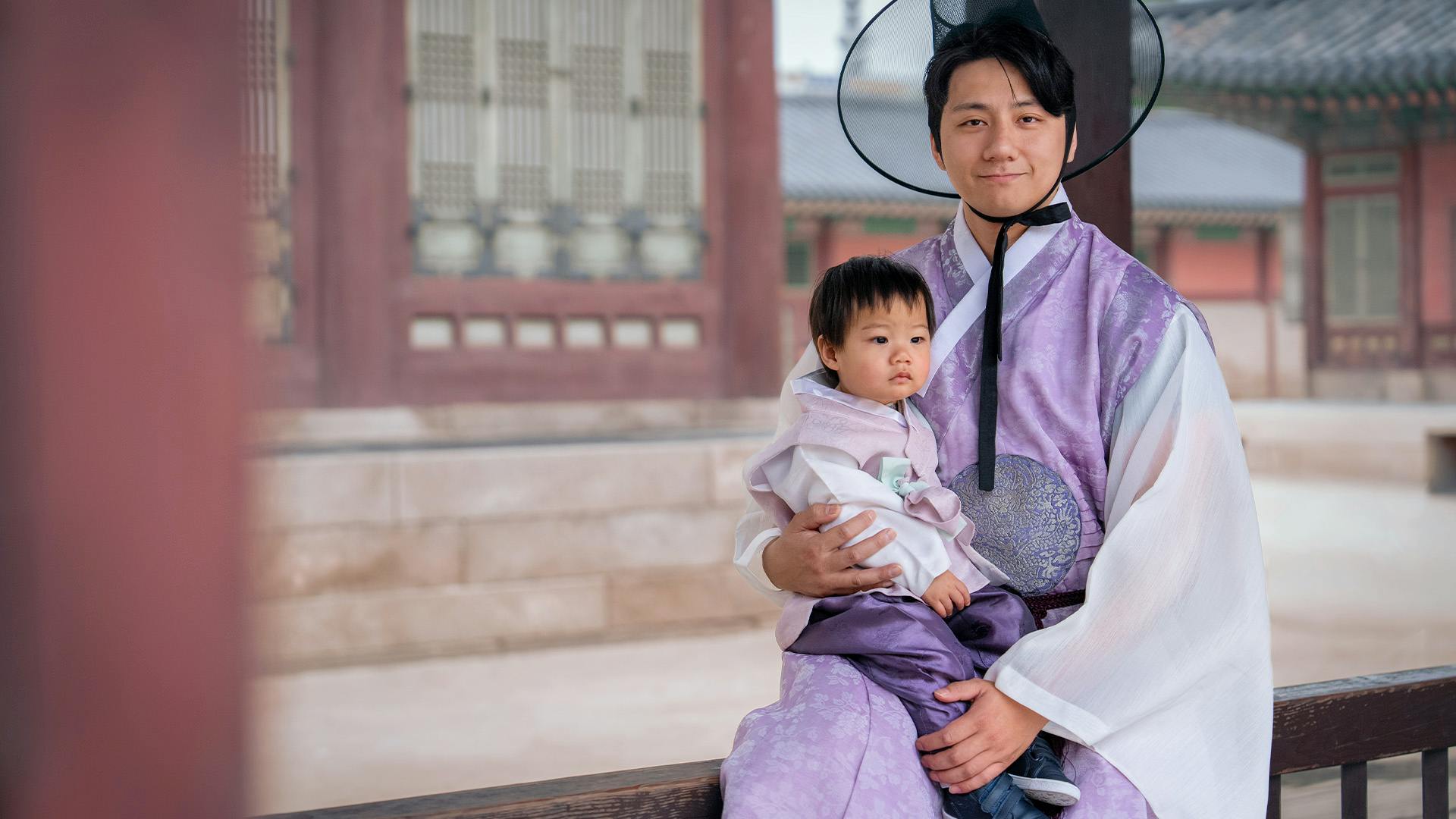 Daehan Hanbok: Gyeongbokgung Hanbok Rental & Photoshoot Experience - Photo 31