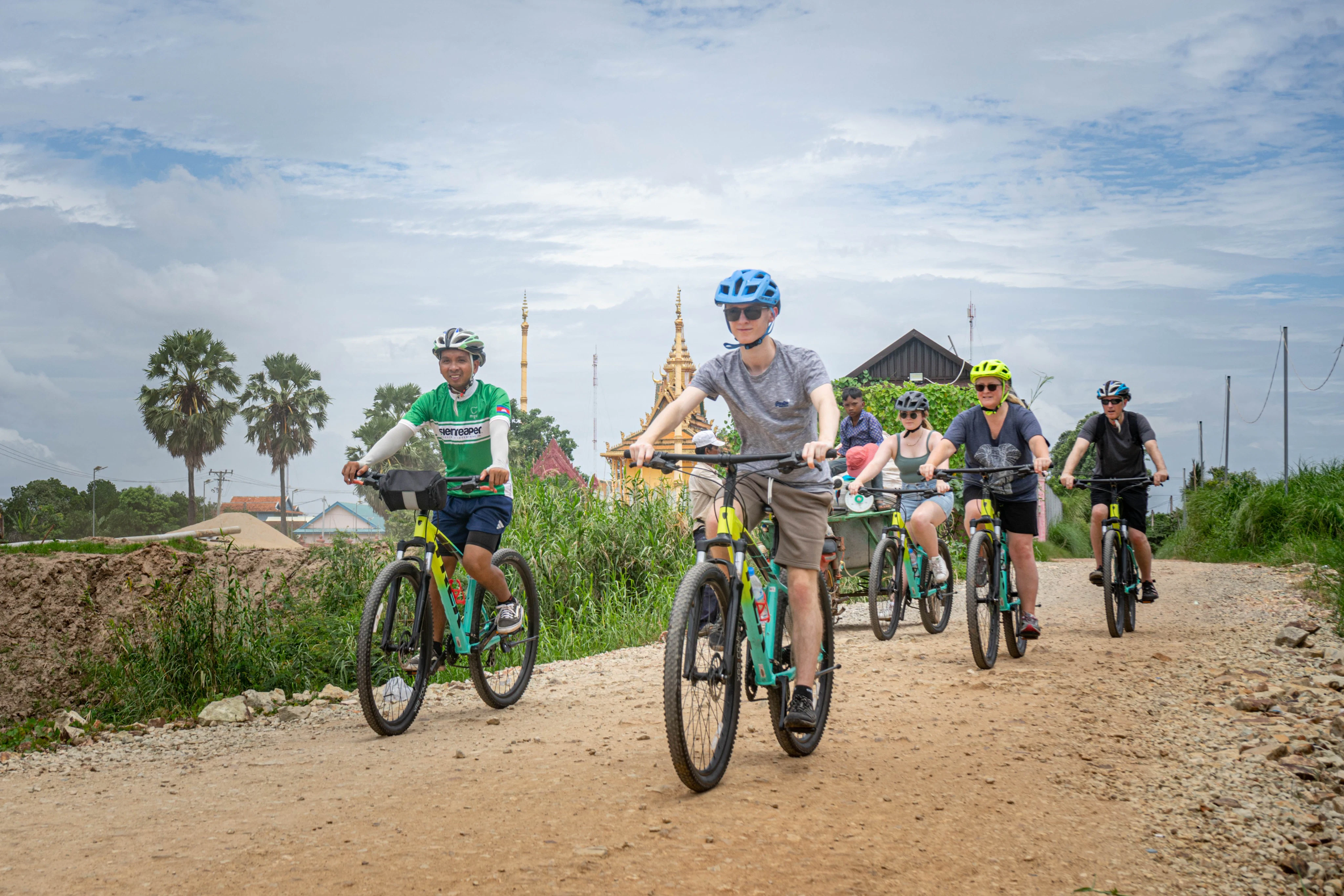 Mekong Islands: Bike Day Trip from Phnom Penh