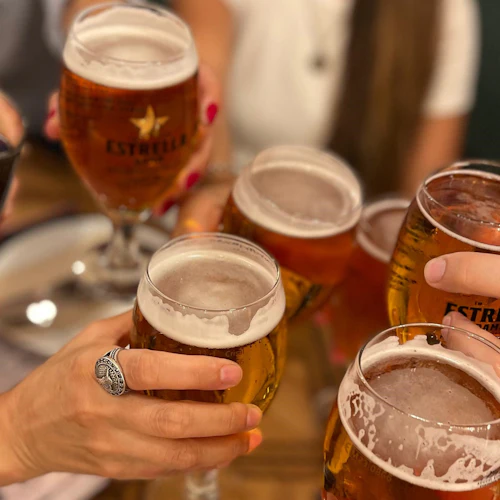 Barcelona: Visita guiada a pé para pequenos grupos + Tapas e bebidas - Photo 7