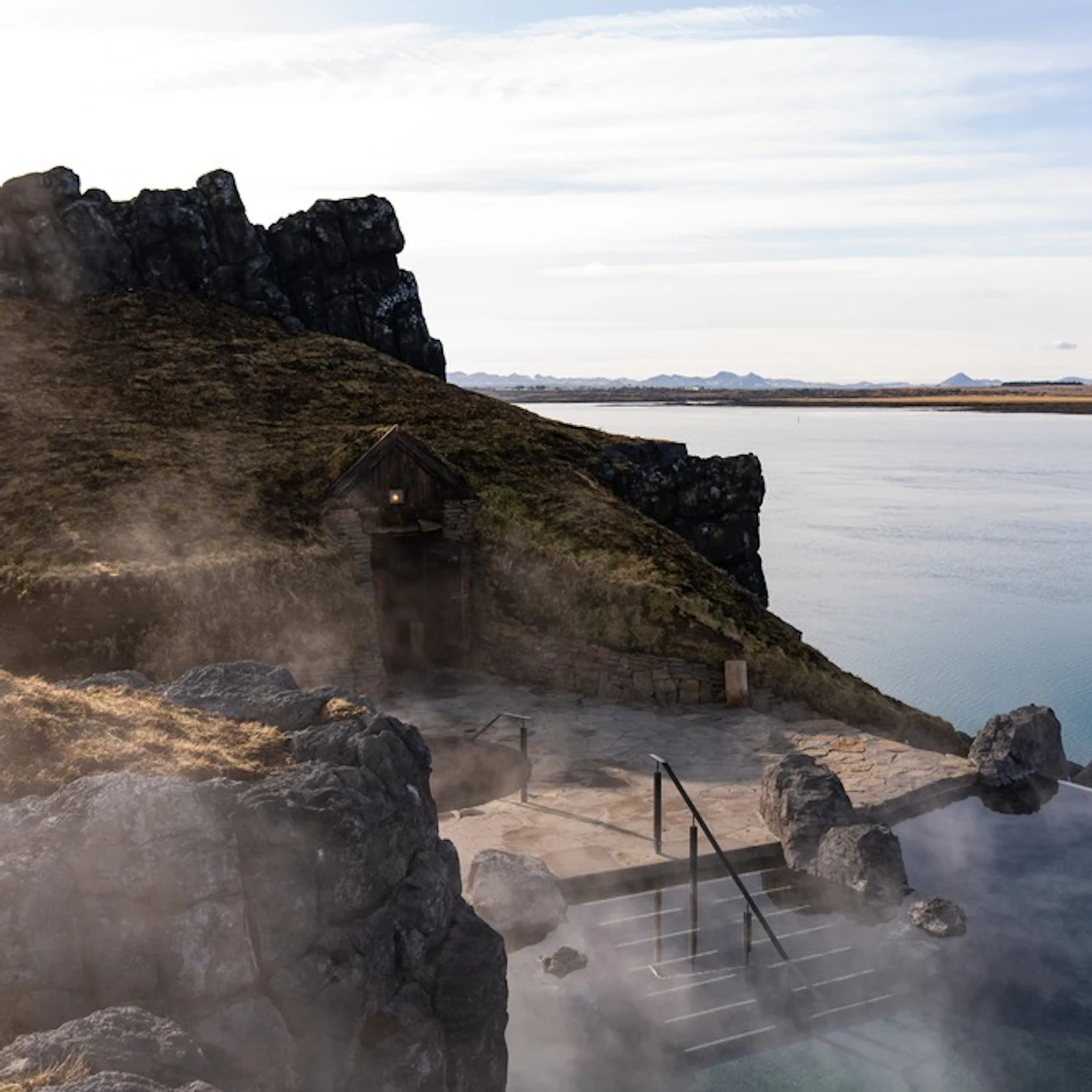 South Coast and Sky Lagoon: Tour from Reykjavik