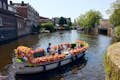 Participe de nosso cruzeiro pelo canal com barcos de flores