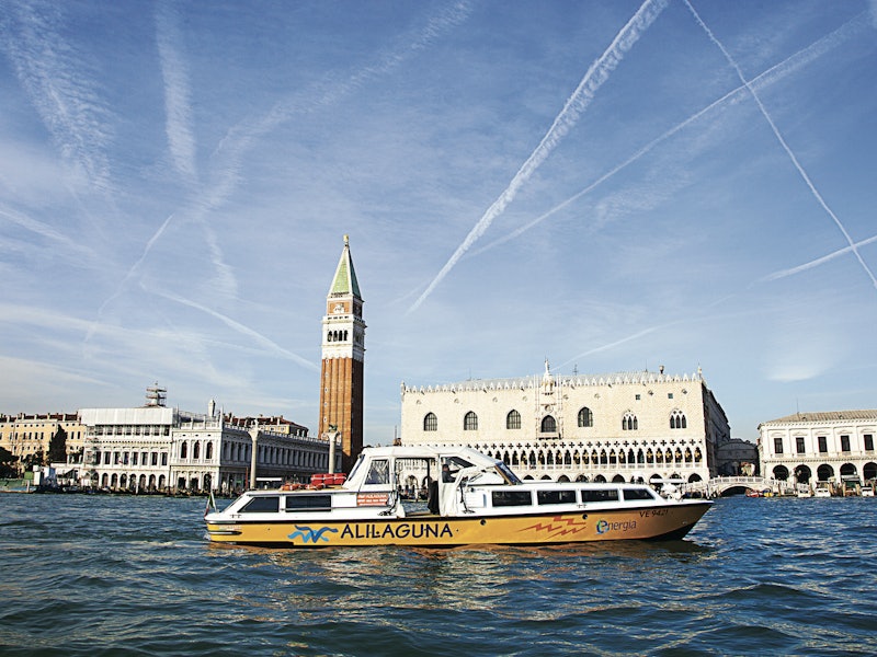 Boat Venice Airport Transfer + Grand Canal by Gondola