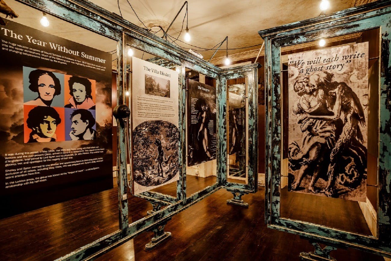 小説に隠された暗い秘密とインスピレーションを解き明かす。