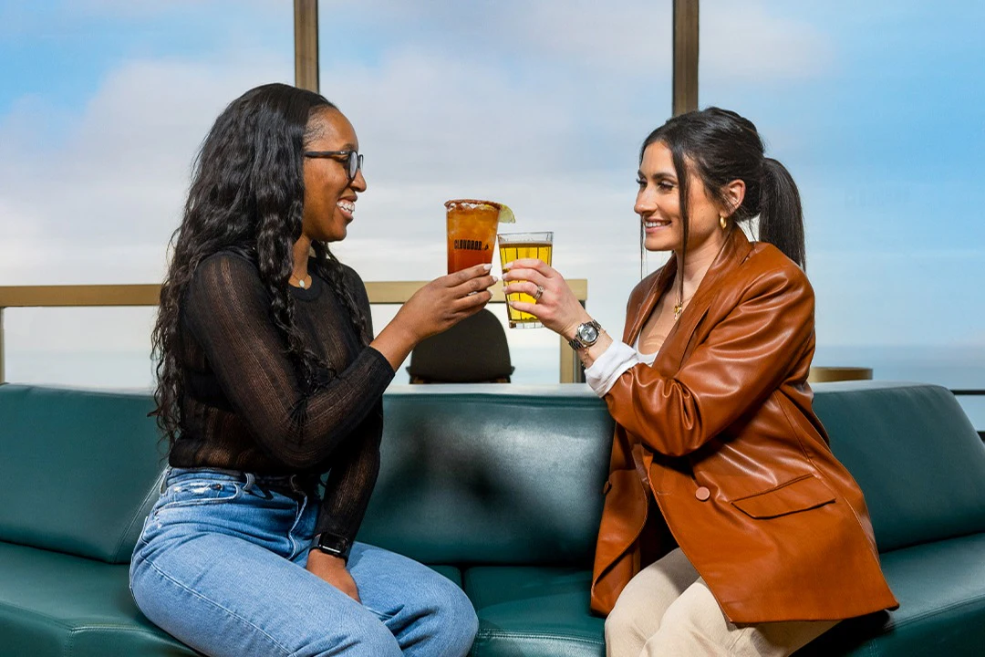 360 CHICAGO: Sip and View