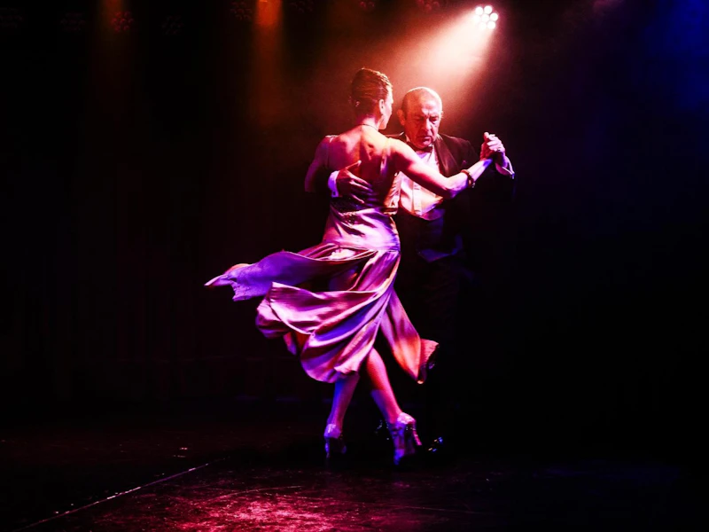 Rojo Tango Show with Transport
