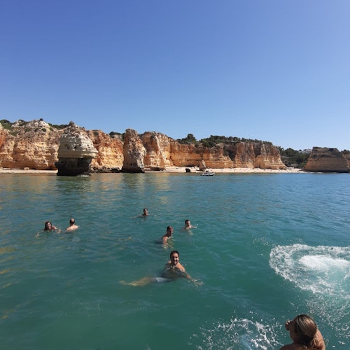 Cuevas de Benagil y Praia da Marinha: Excursión en barco desde Portimão