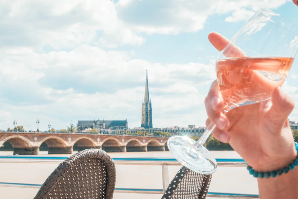 A glass of rosé in Bordeaux on one of Croisières Burdigala's boats