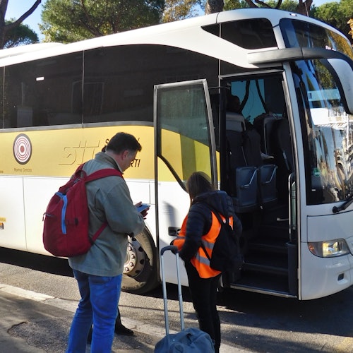 Rome: SIT Shuttle Bus Transfer To/From Fiumicino Airport and Rome
