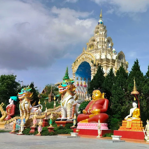 Excursão aos templos de Chiang Rai: Templo Branco, Templo Azul e Templo das Luzes - Photo 14