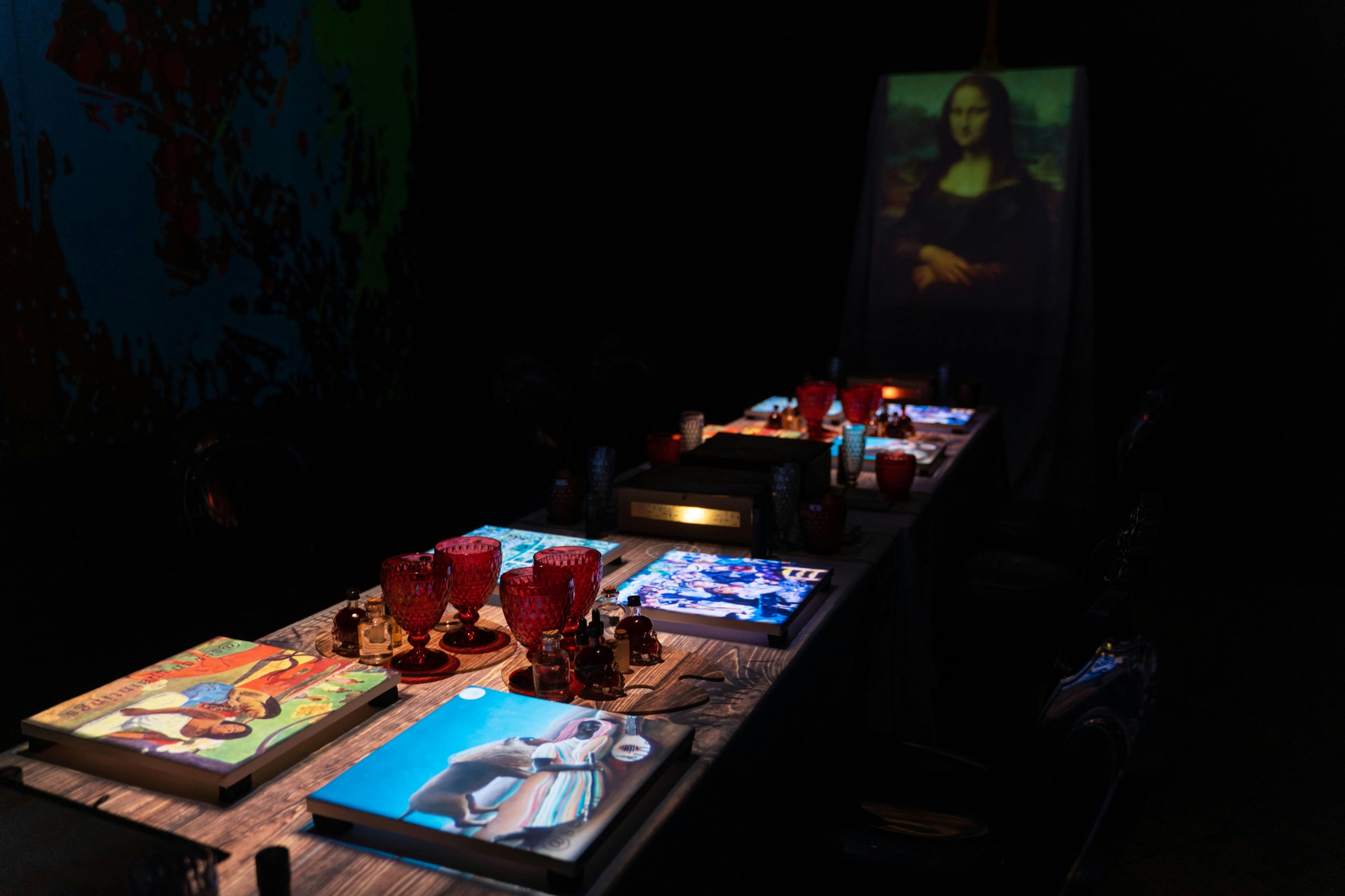 Επτά πίνακες απεικονίζουν την κύρια διάταξη.