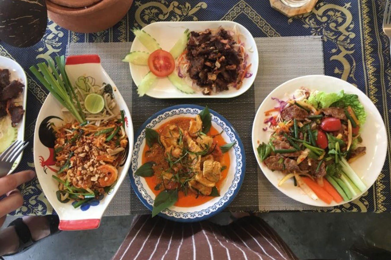 自分で作った料理を堪能しましょう。